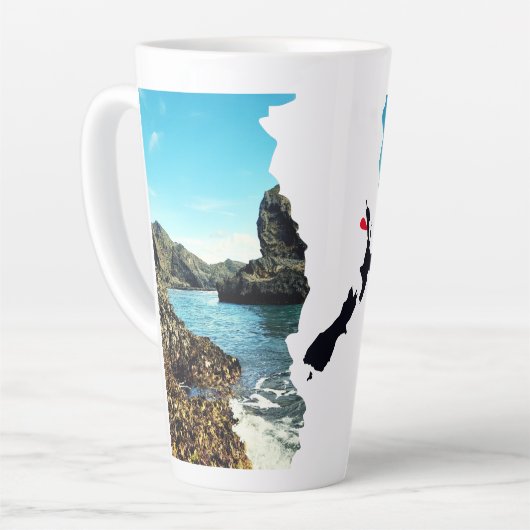 Torn Beach Collage New Zealand Location Button Milchtasse (Linke Ecke)