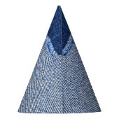 Torn denim: blauer Jeans Stoff. Partyhütchen (Rückseite)