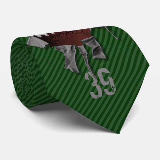 Torn Football Neck Tie Krawatte (Gerollt)