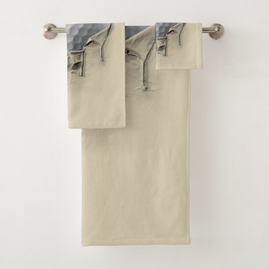 Torn Golf Ball Badhandtuch Set (Insitu)