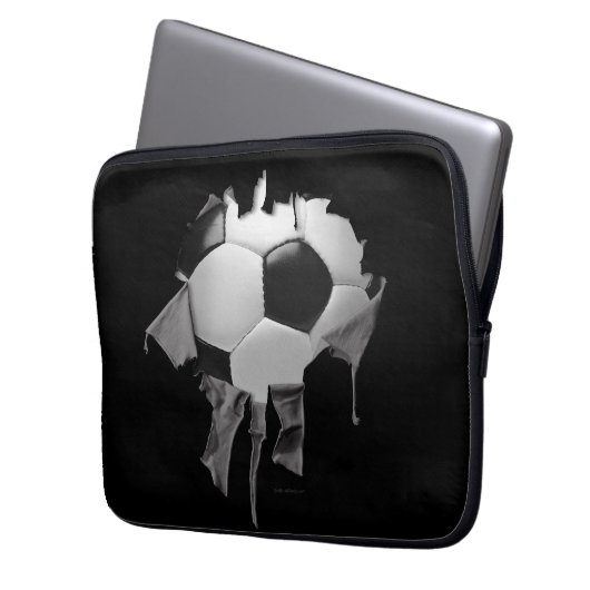 Torn Soccer Laptopschutzhülle (Vorderseite Links)