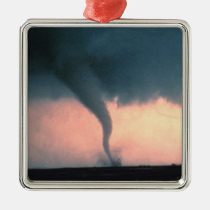 Tornado Ornament Aus Metall