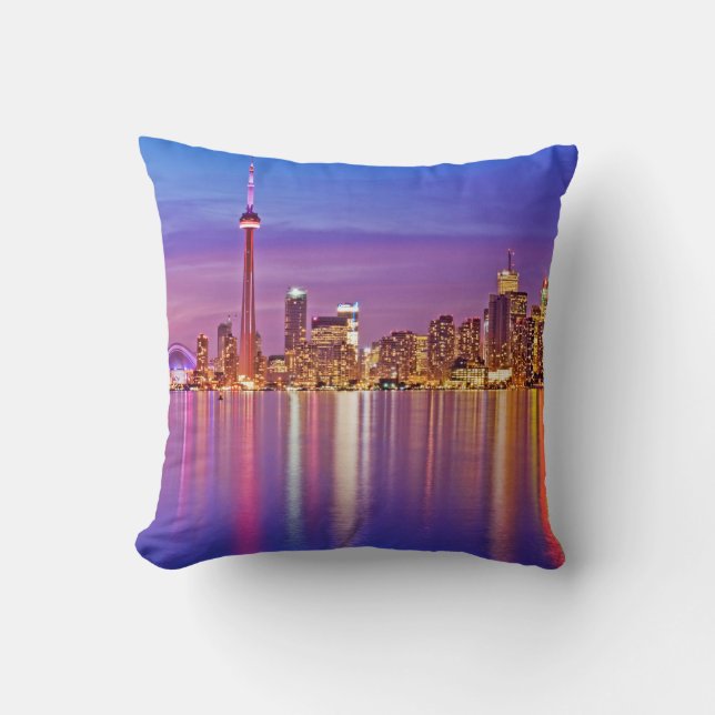 Toronto Skyline bei Dusk Kissen (Vorderseite)