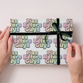 Torten vor Jungs Geschenkpapier