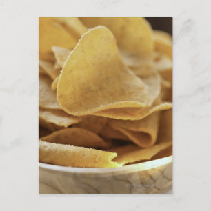 Tortilla-Chips in einer Holzschüssel Postkarte