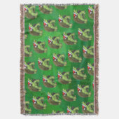 Tortoise in der Weihnachtsmannmütze auf grün Decke (Vorderseite Vertikal)