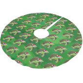 Tortoise in der Weihnachtsmannmütze auf grün Polyester Weihnachtsbaumdecke (Schrägansicht)