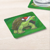 Tortoise in der Weihnachtsmannmütze auf grün Rechteckiger Pappuntersetzer (angewinkelt)