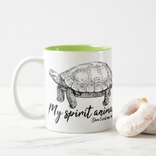 Tortoise ist mein Geistertier für einen langsamen  Zweifarbige Tasse