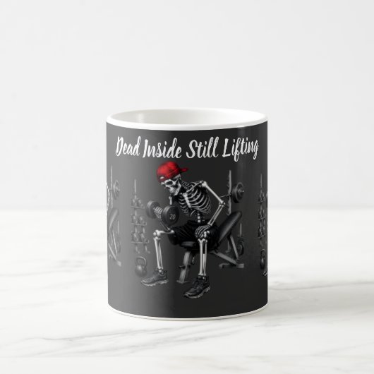Tot innerlich tot, hebt immer noch Gewichte Kaffeetasse (Mittel)