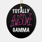 Total fantastische Gamma-Rosa-T-Shirts und Keramikornament (Links)