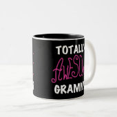 Total fantastische Grammie rosa T - Zweifarbige Tasse (VorderseiteRechts)