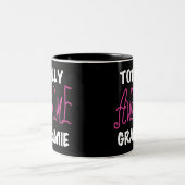 Total fantastische Grammie rosa T - Zweifarbige Tasse (Mittel)