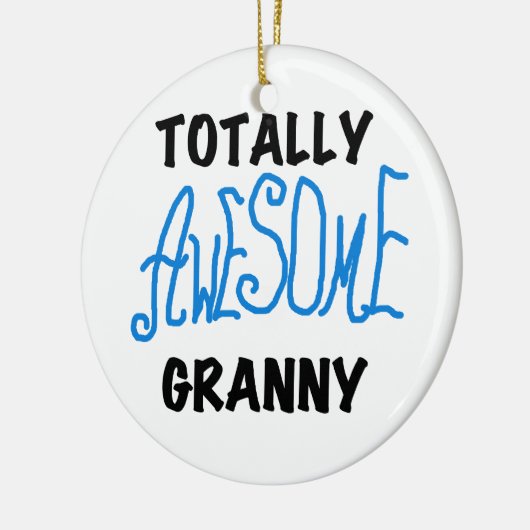 Total fantastische Oma-blaue T-Shirts und Keramik Ornament (Links)