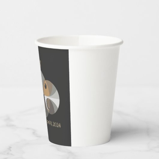 Total Solar Eclipse 2025 lustiges Design. Totalitä Pappbecher (Links)