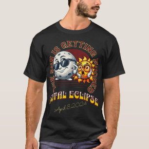 Total Solar Eclipse Chase 2024 Sun gewinnt Mond T-Shirt