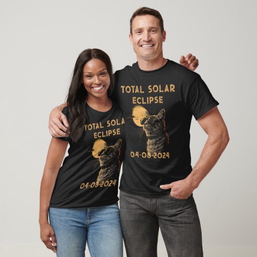 totale Sonnenfinsternis 2024 lustige Katze in Gläs T-Shirt (Unisex)