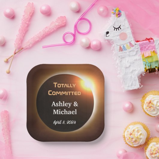 Totally Committed Eclipse Theme Wedding Pappteller (Party)