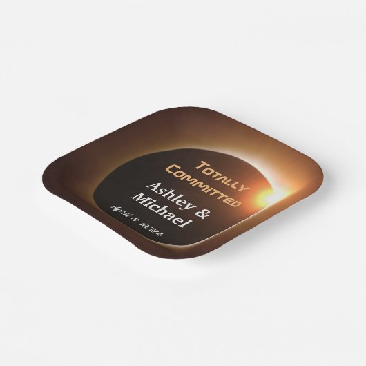 Totally Committed Eclipse Theme Wedding Pappteller (Gewinkelt)