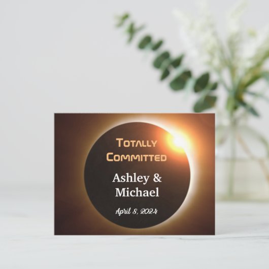 Totally Committed Eclipse Theme Wedding Postkarte (Stehend Vorderseite)
