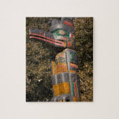 Totem-Pol im Park in Ottawa, Ontario, Kanada Puzzle (Vertikal)