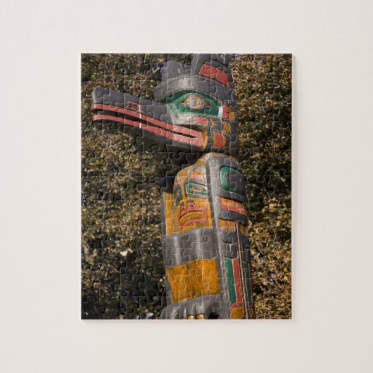 Totem-Pol im Park in Ottawa, Ontario, Kanada Puzzle (Vertikal)