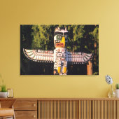Totempfahl in Vancouver, Kanada. Leinwanddruck (Insitu (Wohnzimmer))