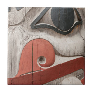 Totempfähle im Haida Heritage Centre Museum Fliese