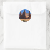 Totempol im Monumental Runder Aufkleber (Tasche)