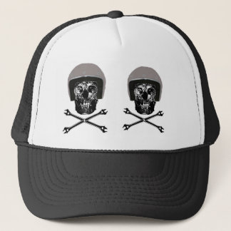 TOTENKOPF AUF MEINER MÜTZE