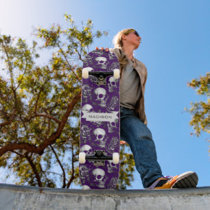 Totenköpfe und Rosen lila gothischer Name Skateboard