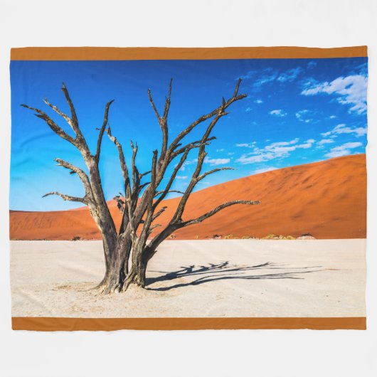 Toter Baum in Deadvlei, Namibia Fleecedecke (Vorderseite (Horizontal))
