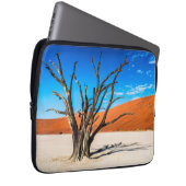 Toter Baum in Deadvlei, Namibia Laptopschutzhülle (Vorne Rechts)