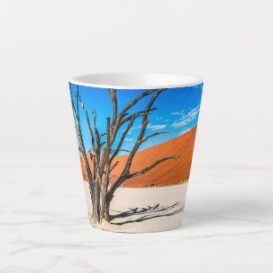 Toter Baum in Deadvlei, Namibia Milchtasse