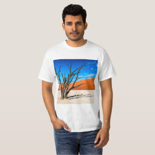 Toter Baum in Deadvlei, Namibia T-Shirt