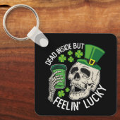 Totes Inside Aber Feelin' Lucky Skull St Patrick's Schlüsselanhänger (Vorderseite)