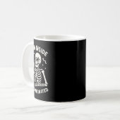 Totes Inside, aber kaffeiniertes Halloween Funny S Kaffeetasse (Vorderseite Links)