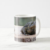 Toto auf einem Stumpf Kaffeetasse (VorderseiteRechts)