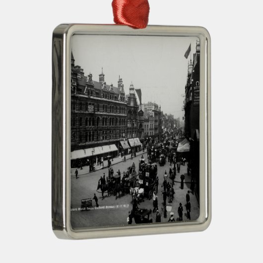 Tottenham-Gerichts-Straße von Oxford-Straße, Silbernes Ornament (Rechts)