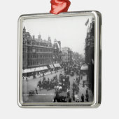 Tottenham-Gerichts-Straße von Oxford-Straße, Silbernes Ornament (Links)