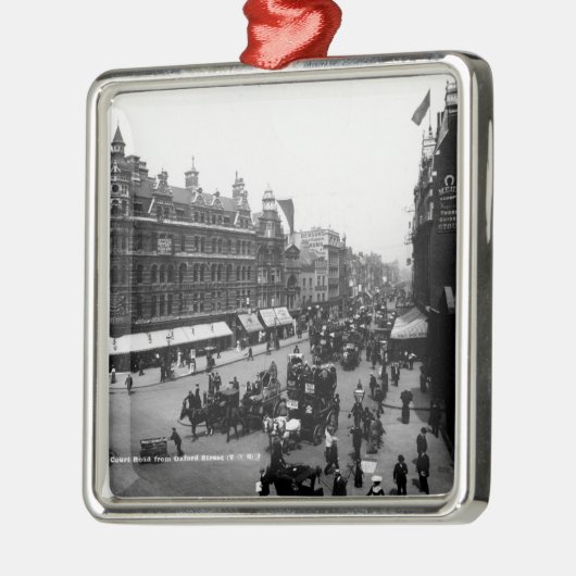 Tottenham-Gerichts-Straße von Oxford-Straße, Silbernes Ornament (Links)