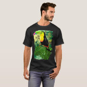 Toucan in grünem Amazonas-Gebiet Regenwald T-Shirt (Vorne ganz)