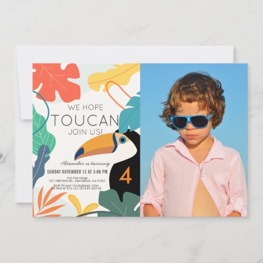 Toucan Tropical Leaf Modernes Foto Einladung (Vorderseite)