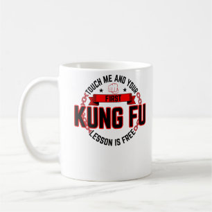 Touch Me und Ihre erste Kung Fu Lektion ist kosten Kaffeetasse