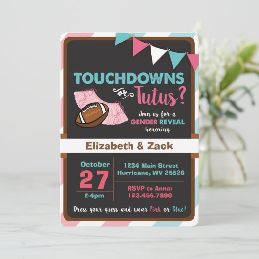 Touchdowns oder Tutus Gender Reveal Einladung (Stehend Vorderseite)