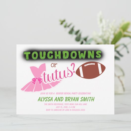 Touchdowns Tutus Baby Gender Reveal Einladung (Stehend Vorderseite)