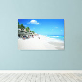 Touristen gehen am Cancun Strand Leinwanddruck (Insitu (Holzboden))