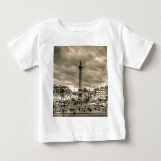 Touristen im Trafalgar-Platz, London Baby T-shirt (Vorderseite)