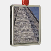 Touristen klettern Treppe von El Castillo, Stein Silbernes Ornament (Rechts)