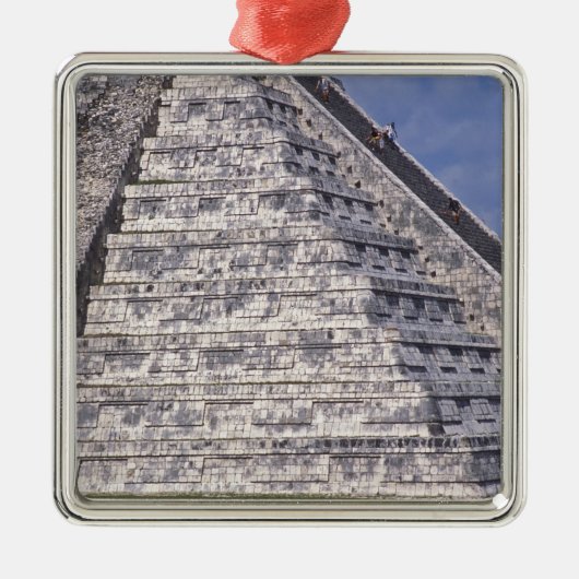 Touristen klettern Treppe von El Castillo, Stein Silbernes Ornament (Vorne)